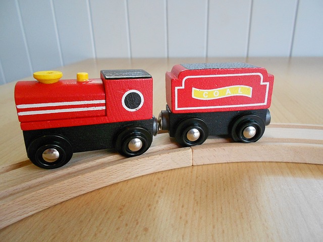 dřevěný vlak hračka